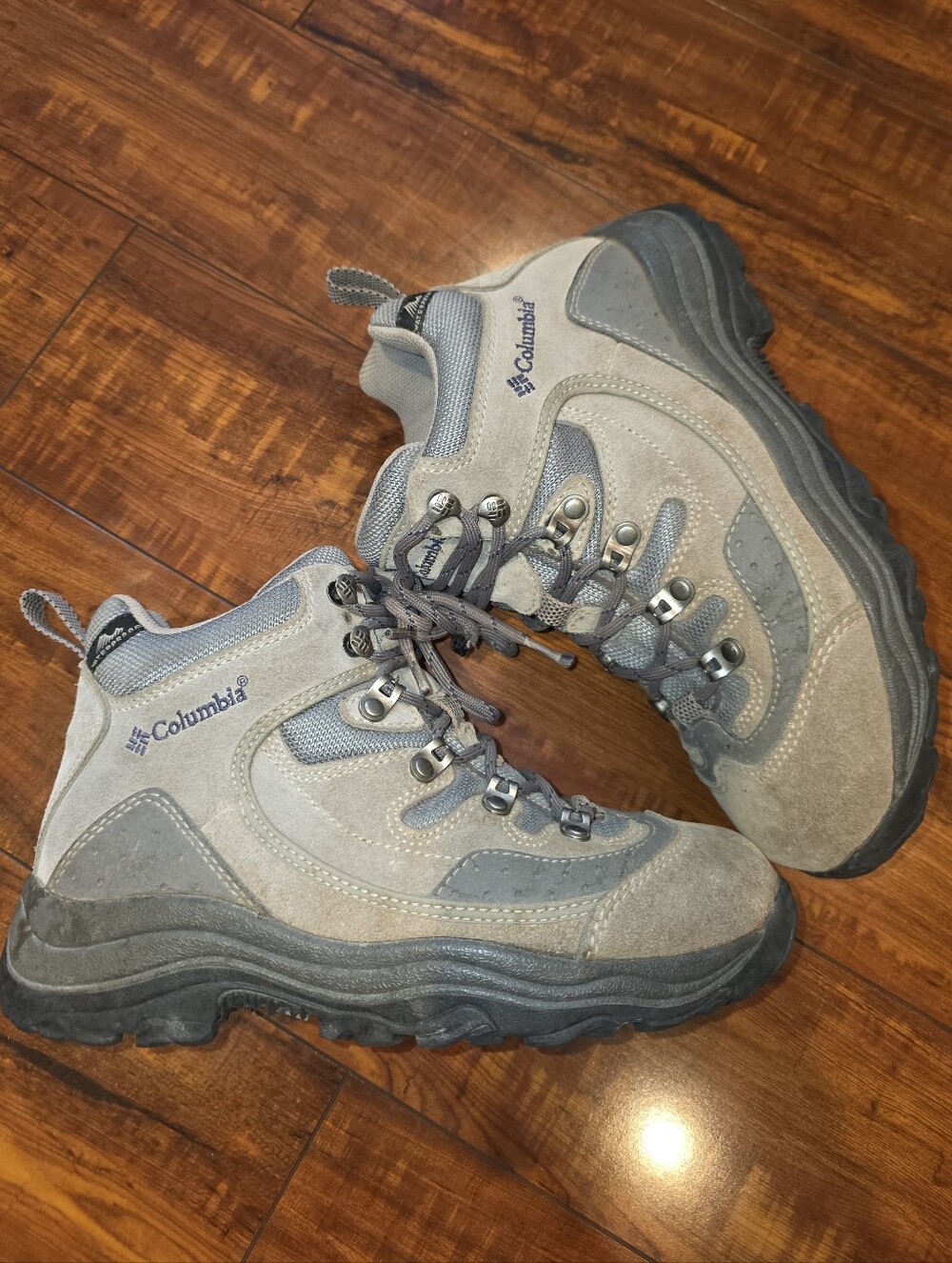 Columbia Razor Ridge Mid Hiking Boots